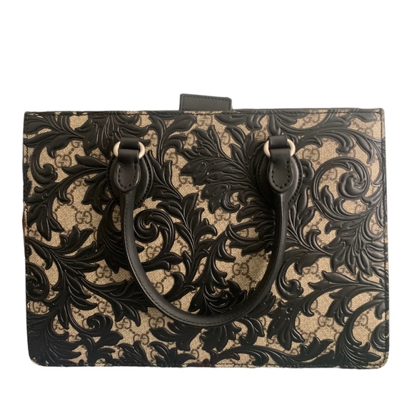 Gucci Convertible Gusset Tote
Arabesque GG Coated Canvas... - Picture 8 of 12